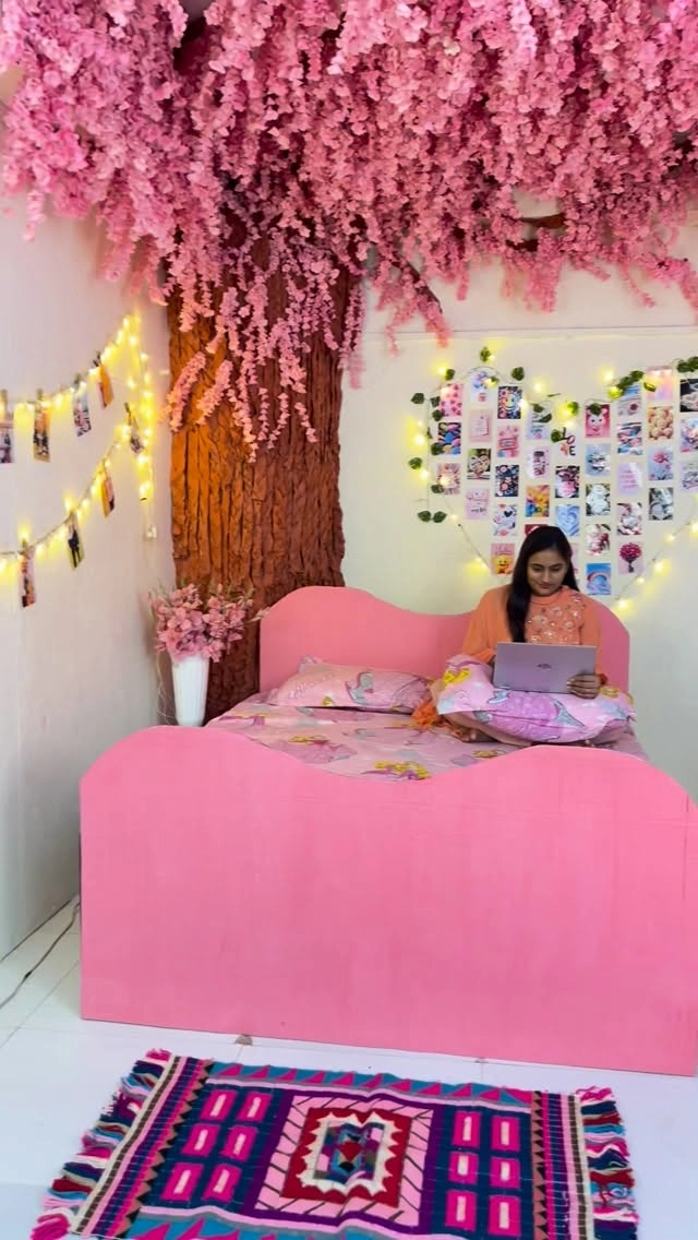 dark bedroom Decorate with flower